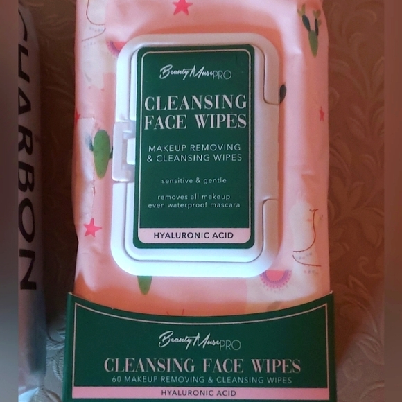 3 pack of make-up removing face wipes - Picture 4 of 7